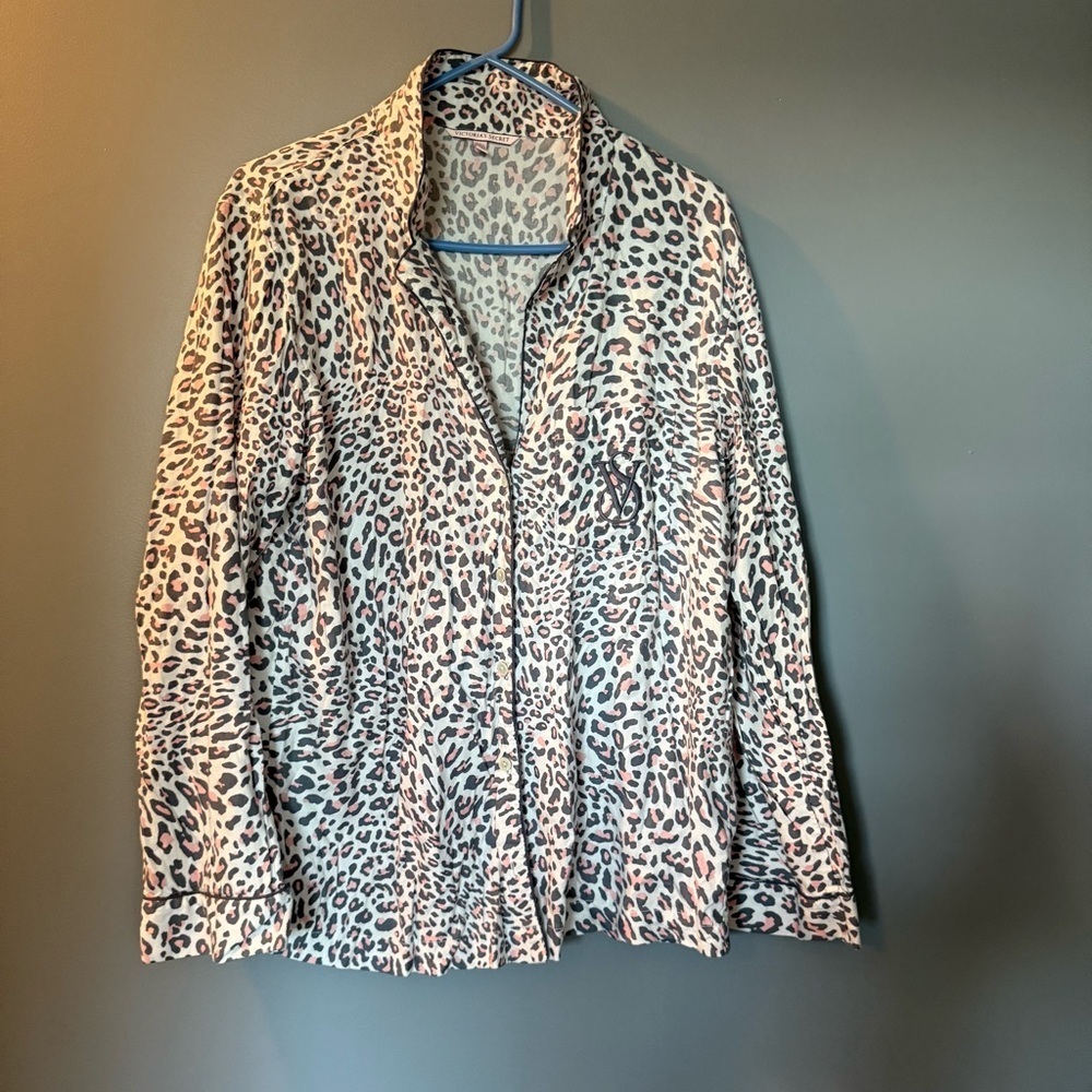 Victoria's Secret Leopard Print 2 Piece Pajamas Button Up Top Elastic/Tie Bottom - Picture 3 of 9